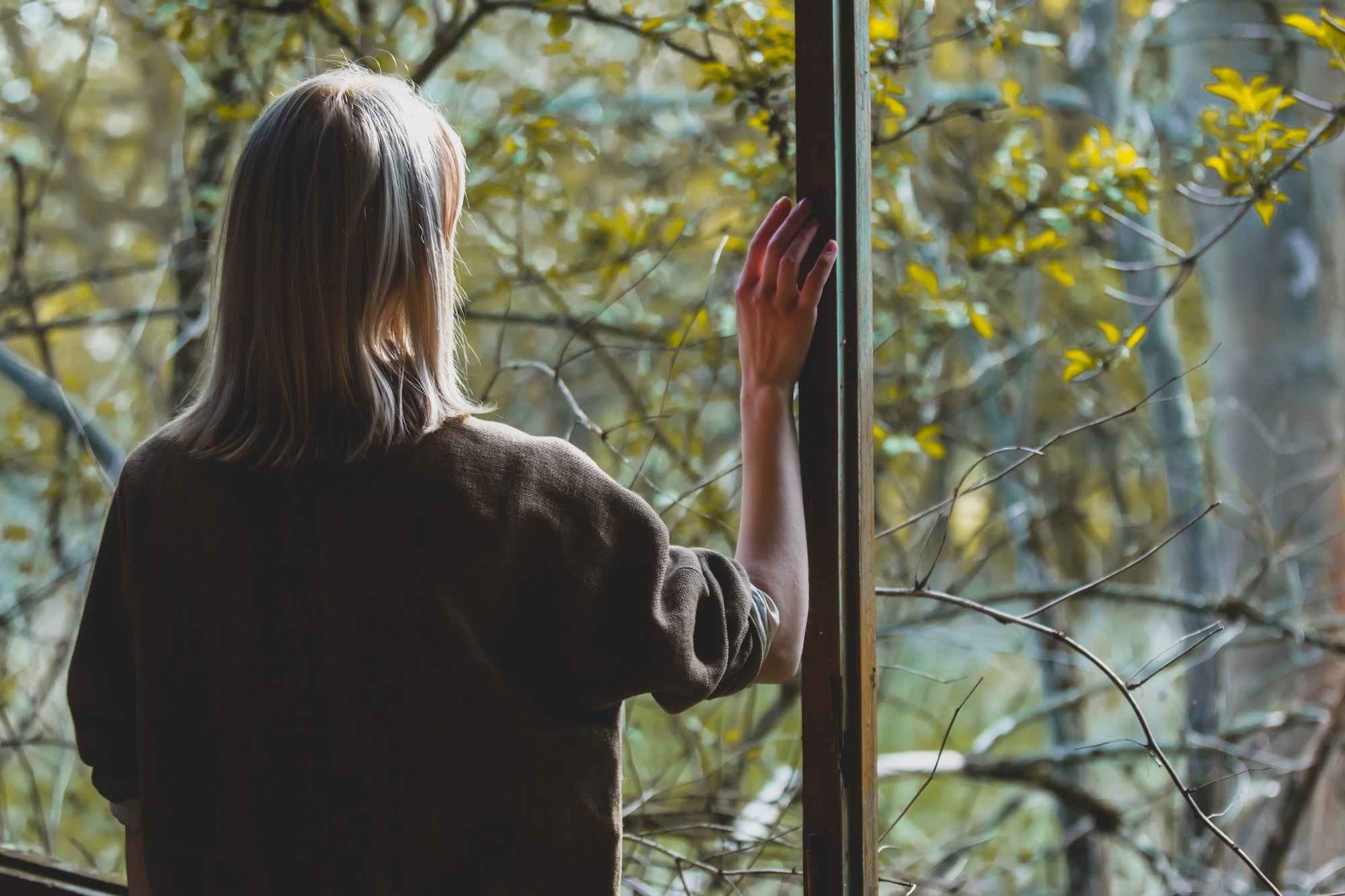 woman_staring_out_window